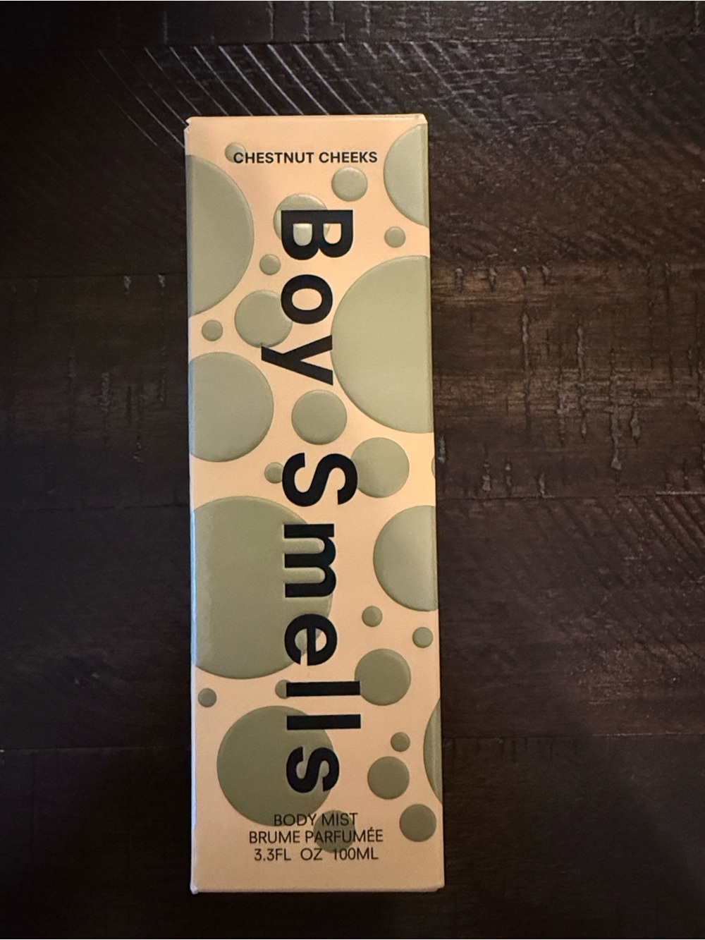 Chestnut Cheeks Boys Smells Body Mist in Cream and Sage